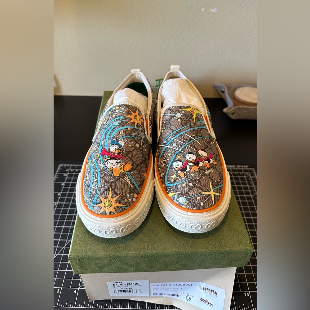 Men’s Gucci x Disney Donald Duck Men's Sneakers Gucci Size 7. Brand new